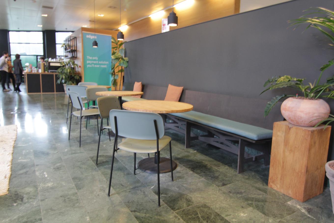 TafelsenBankInterieur5